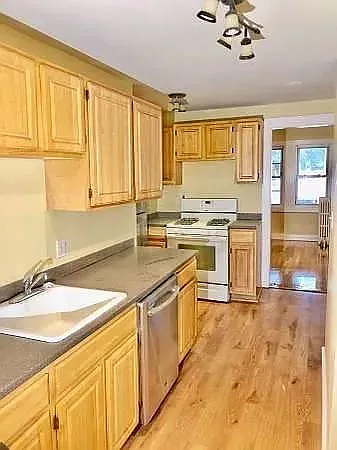 Building Photo - 265 Hyde Park Ave #1R