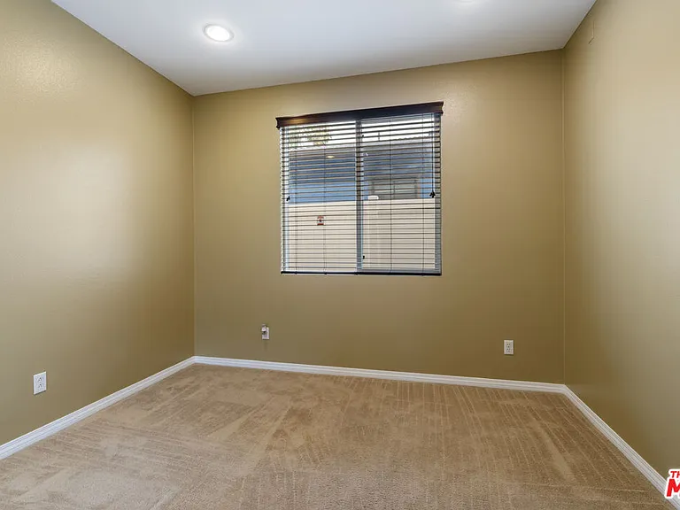 14321 Hortense St — Photo 42