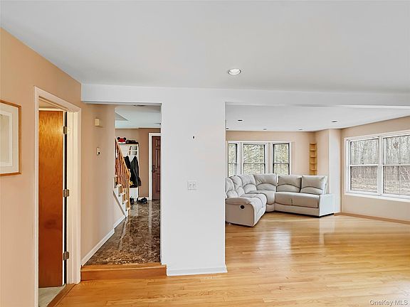 4th image of 101 Travis Corners Road