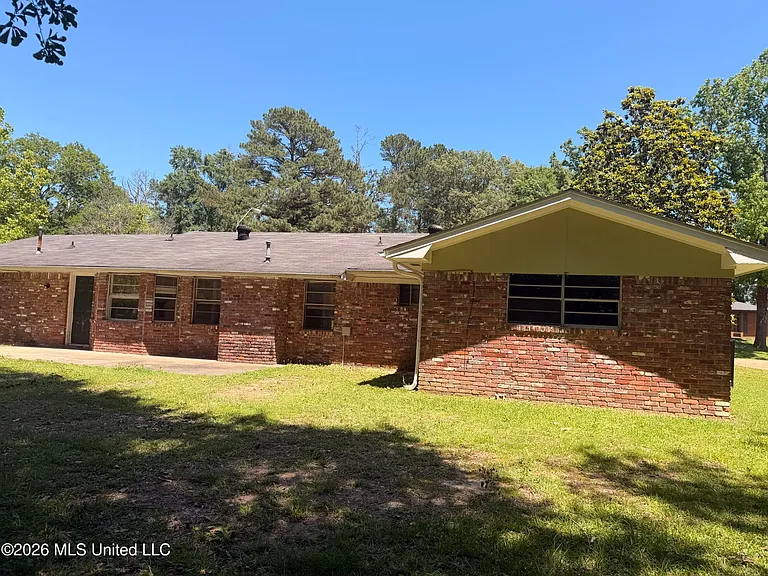 2229 Scanlon Dr — Photo 6