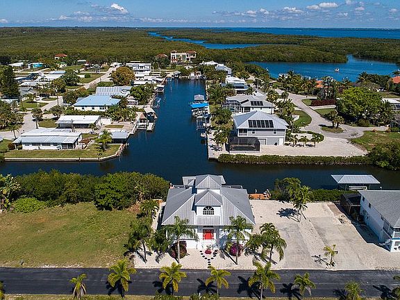 3rd image of 2920 Buttonwood Key Ct