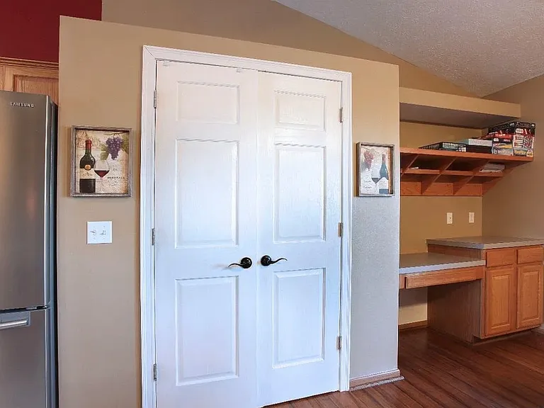 17282 Sprague St — Photo 10