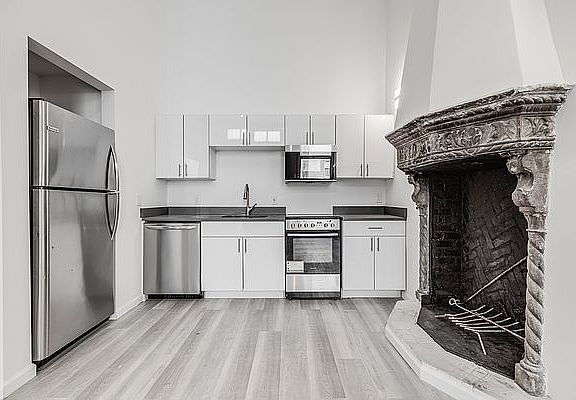 3rd image of 61 E 66th St #6B