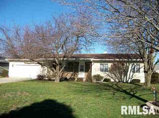 530 Southgate Dr, Lincoln, IL 62656