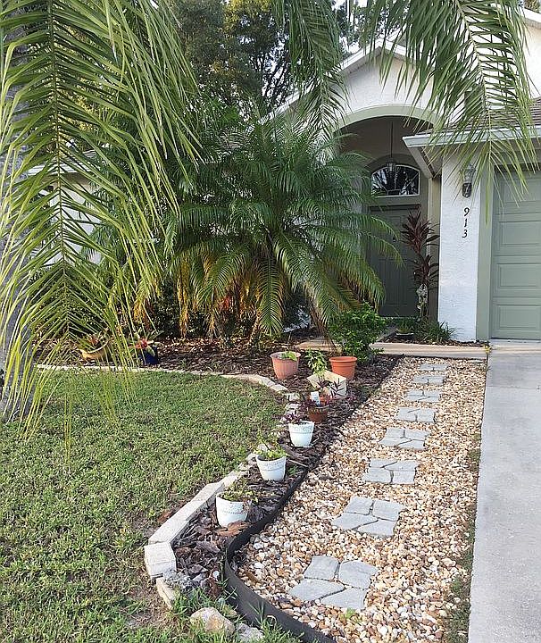 1st image of 913 N Lake Lindley Dr
