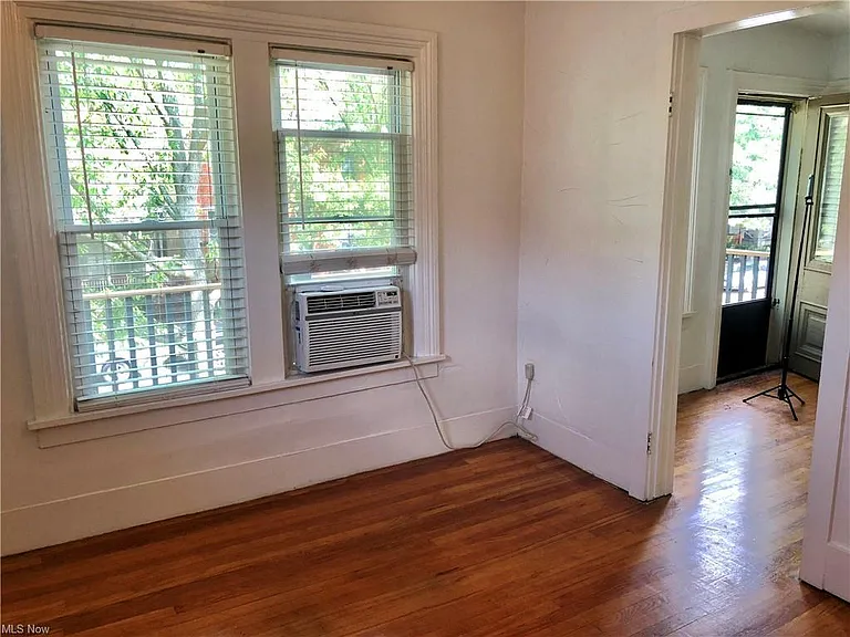 4221 Whitman Ave — Photo 7