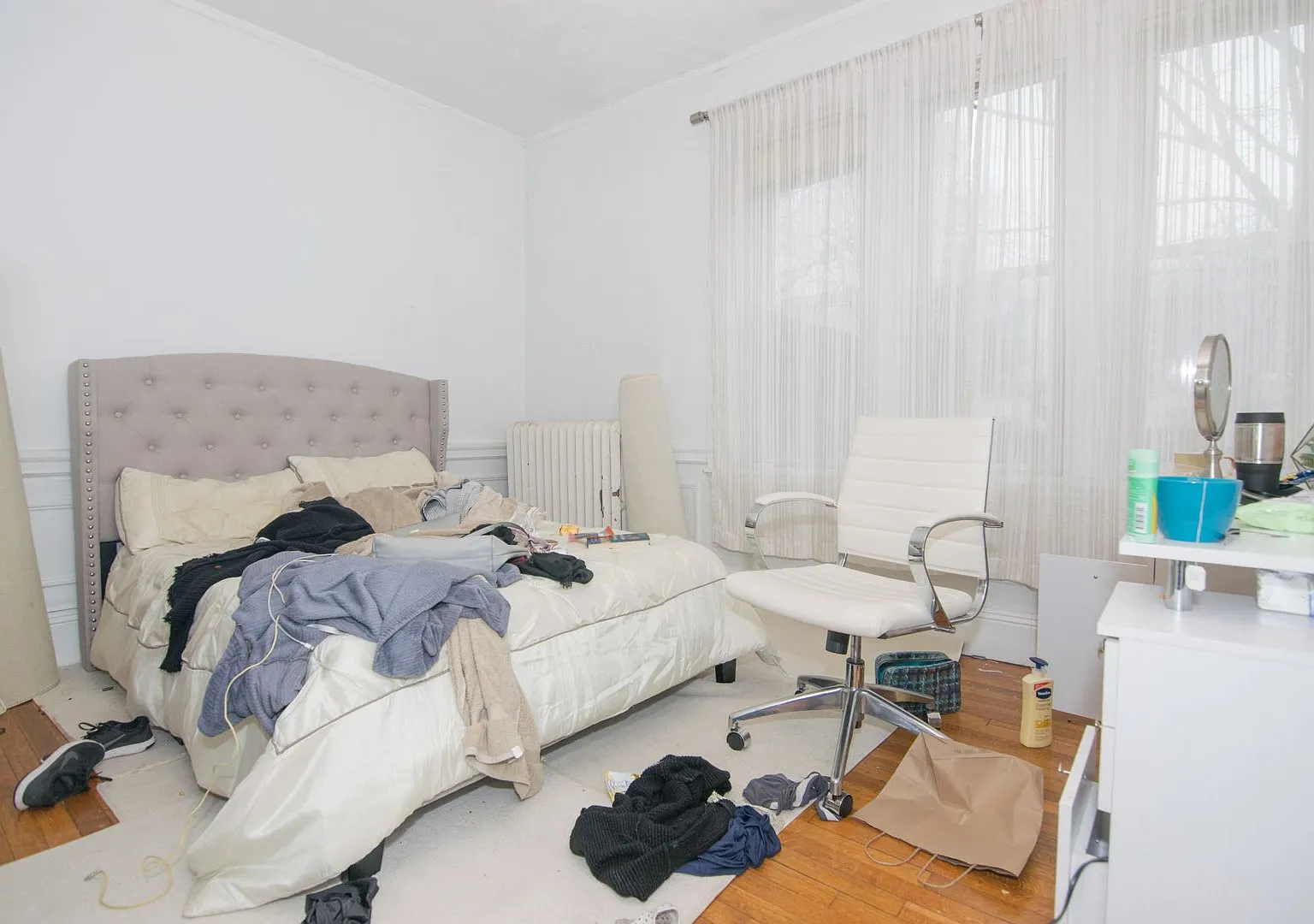 4 Bed Right Across From B.U. Available 9/1 — Photo 2