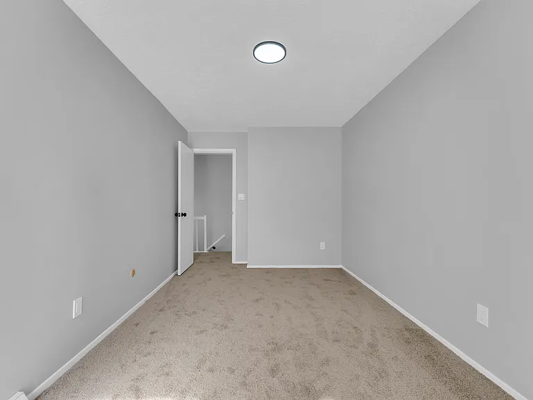 518 Turnberry Ln — Photo 22