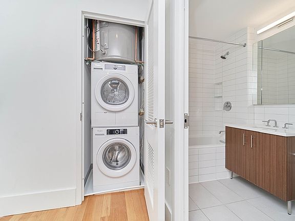 5th image of 531 Myrtle Ave #2F