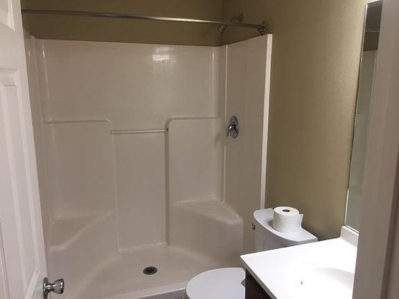 5th image of 2506 Royal Air Dr