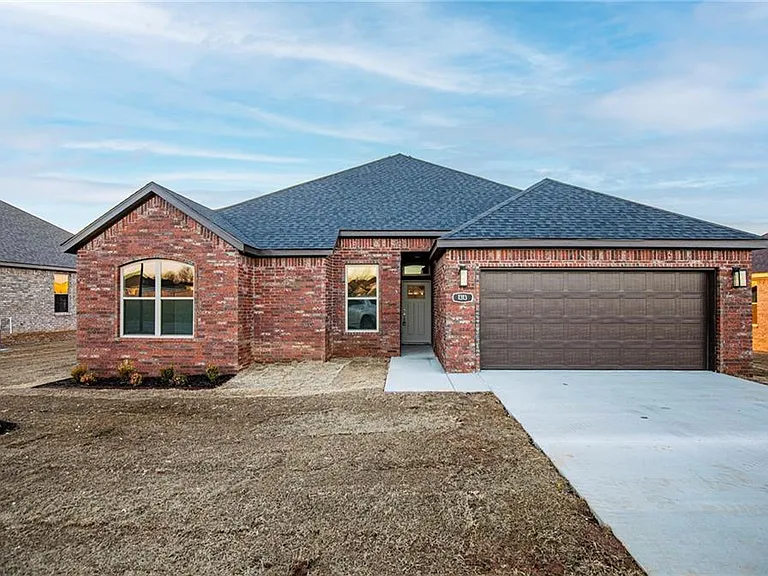 1048 Parker Ln — Photo 1