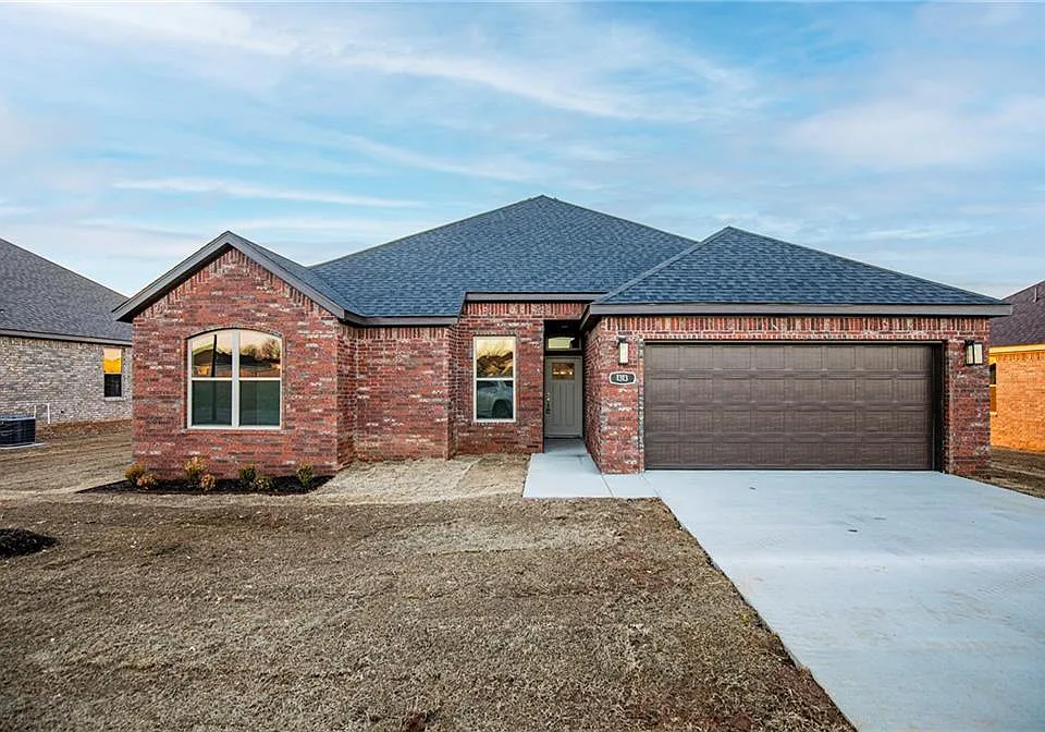 1048 Parker Ln
