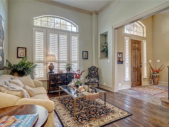 5th image of 4016 New Hope Ct