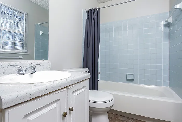 206 Valeworth Dr — Photo 6