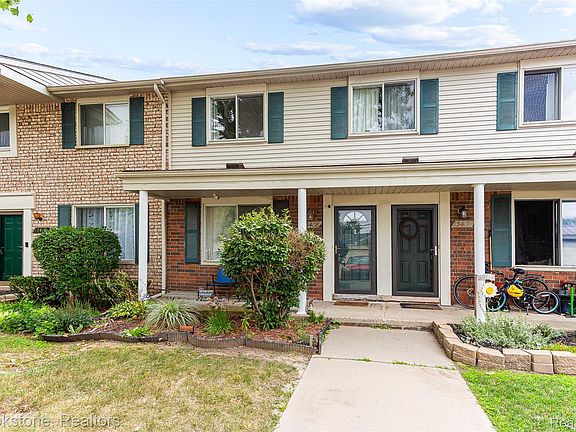2nd image of 13408 Denver Cir N