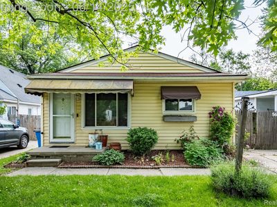 5633 Detroit St, Dearborn Heights, MI, 48125