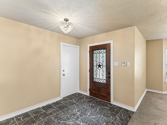 5th image of 1300 Chalk Ln