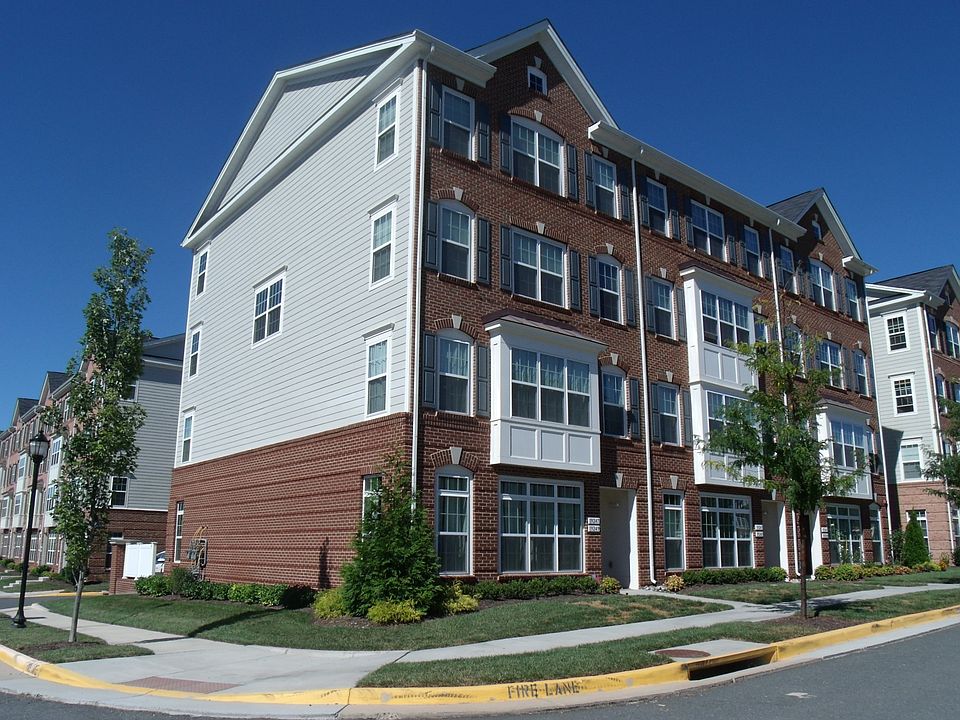 End unit, upper levels