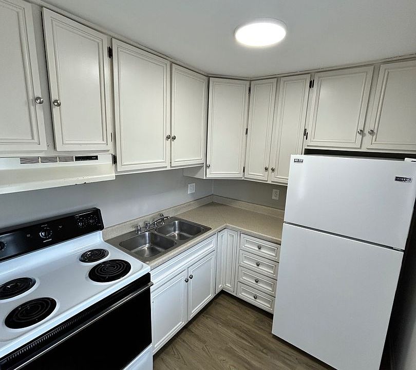 1st image of 136 S 7th St #D