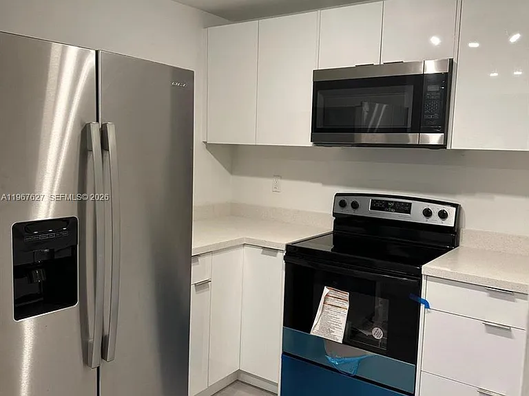 210 SW 11th St #510 — Photo 3