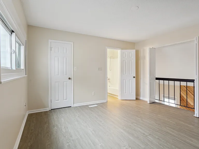 803 Chalk Ct — Photo 18
