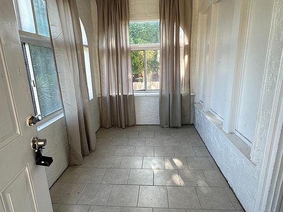 4th image of 942 BENICIA Road