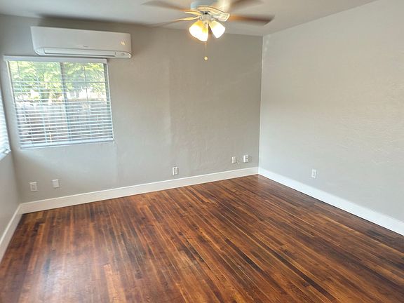 3rd image of 4555-4557 36th St #4555