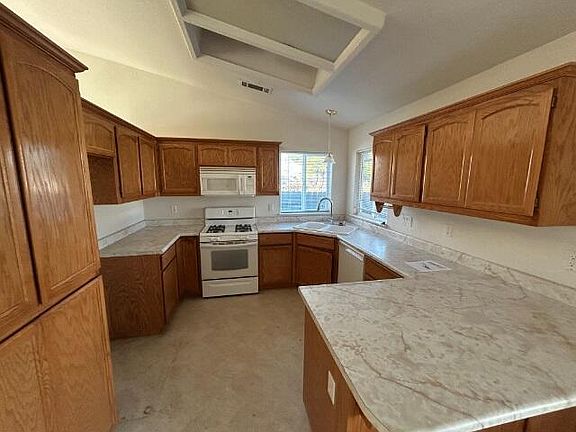 5th image of 19650 Freshwater Dr
