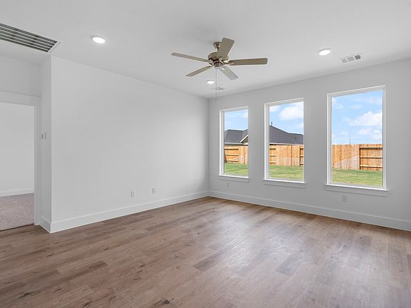 5th image of 225 Sandhill Grove Trl