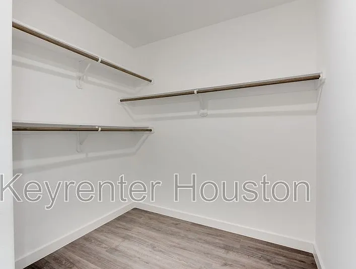 8126 Sterlingshire St #B — Photo 19