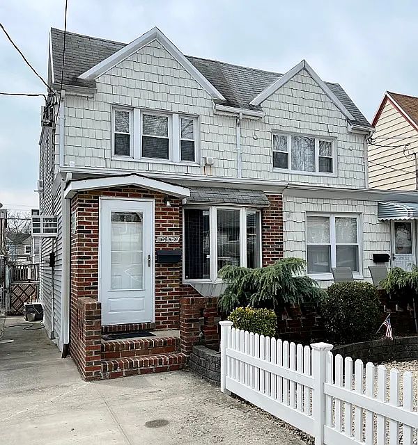 1st image of 1952 E 34th St
