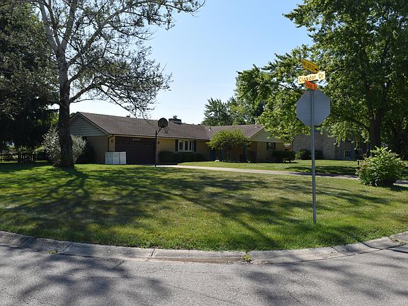 3rd image of 2062 Avon Dr