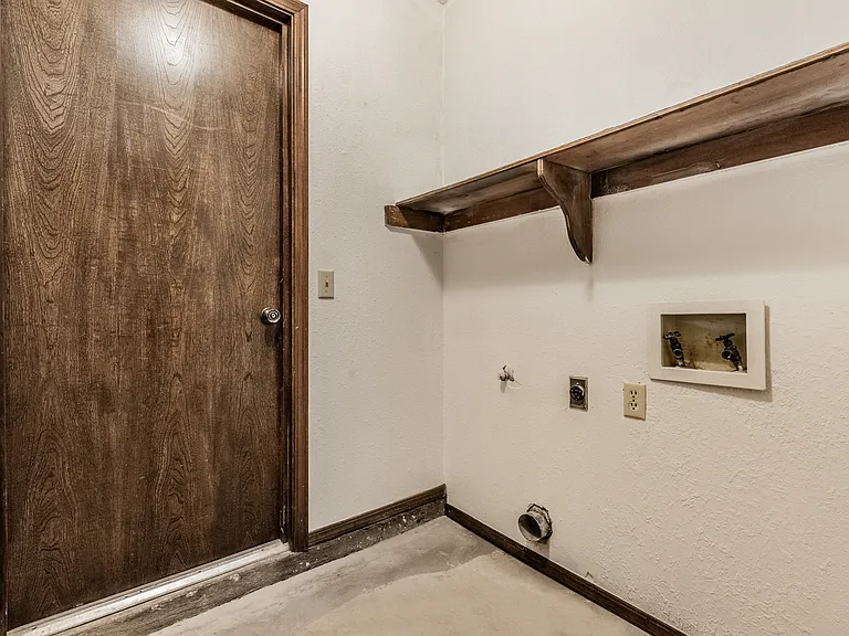 9910 Keisa Cir — Photo 15