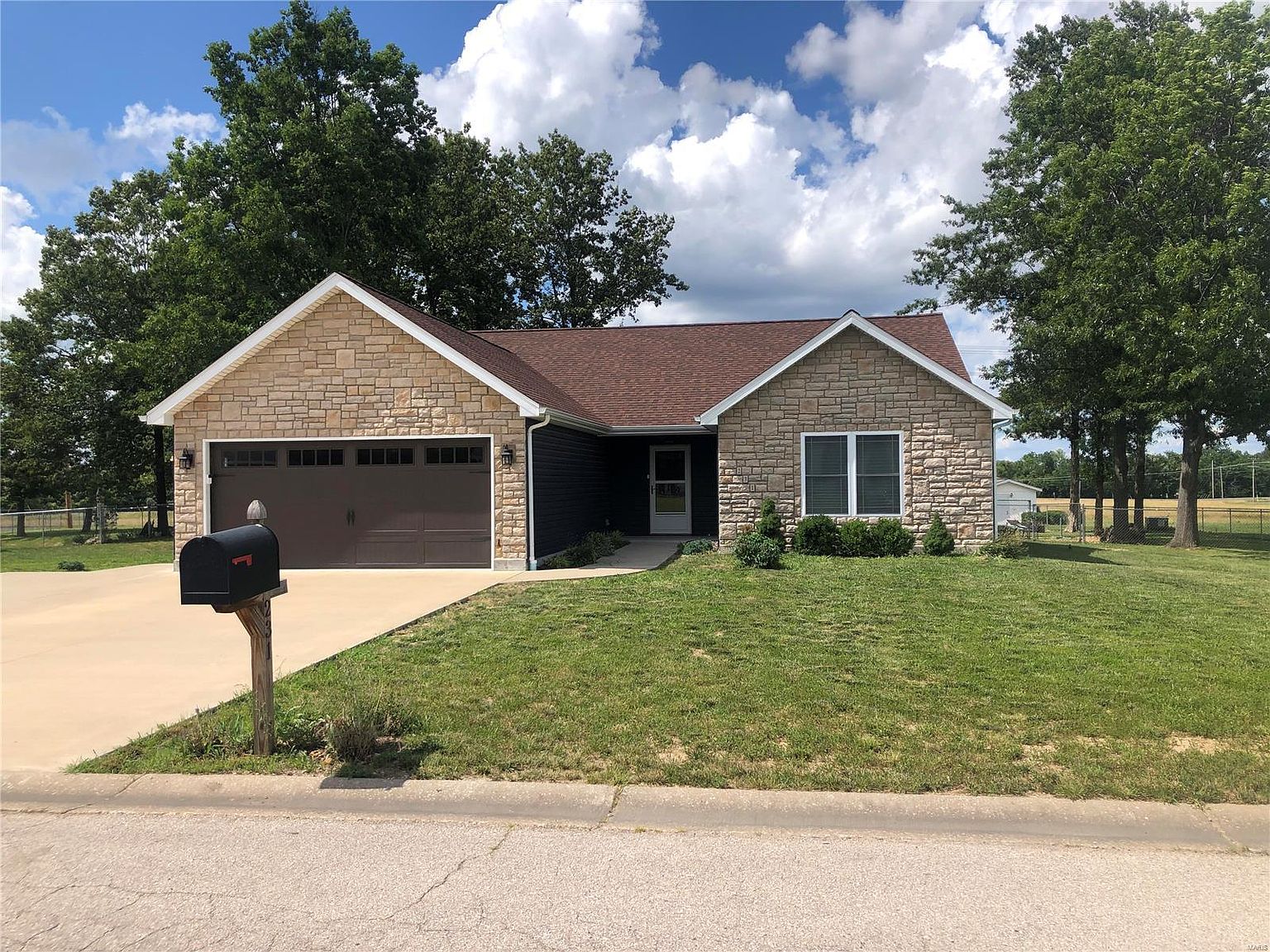 231 Peach Tree Ln, Sullivan, MO 63080 | Zillow