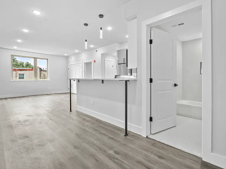 1108 W Dauphin St #201 — Photo 30