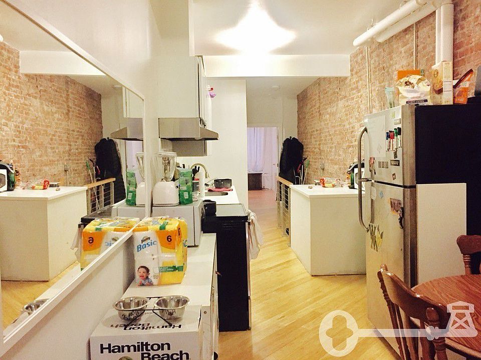 1st image of 310 Jefferson St APT 1R