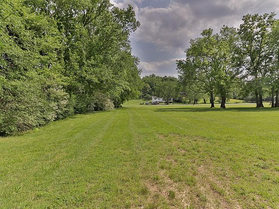 5th image of 1144 Old Williamsport Pike