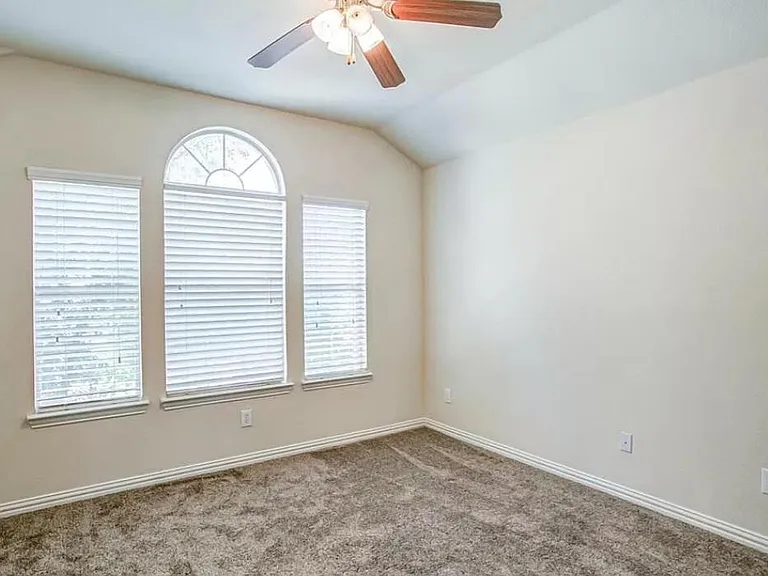 1208 Shamrock Dr — Photo 25