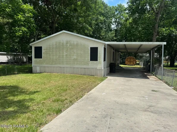 126 Barton Pl, Breaux Bridge, LA 70517