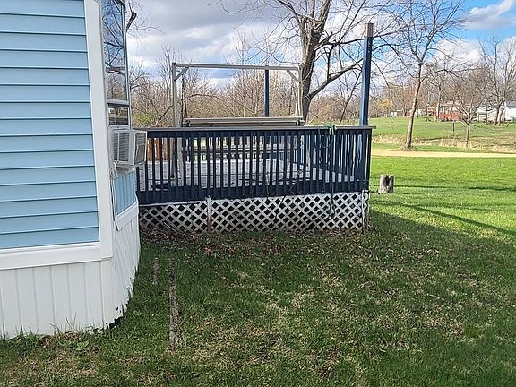 3rd image of 28-142 Woodhaven Dr E