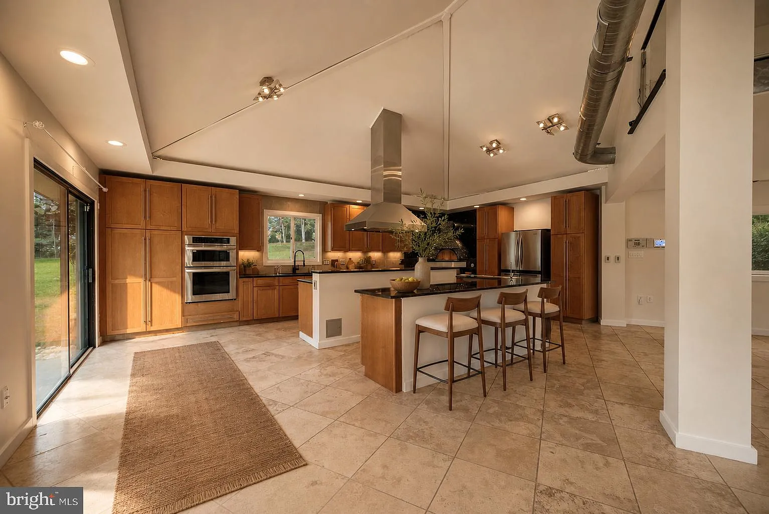 2 bed, 1.5 bath, 2502 sqft, $3,950 — Photo 1