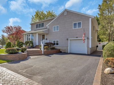 95 Circle Drive, Syosset, NY, 11791