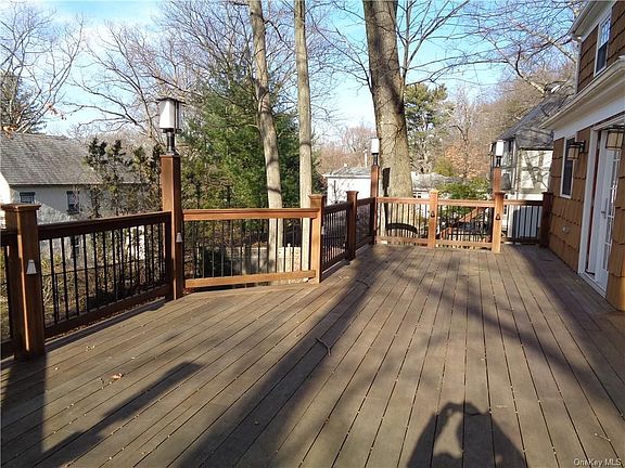 4th image of 111 Scenic Dr