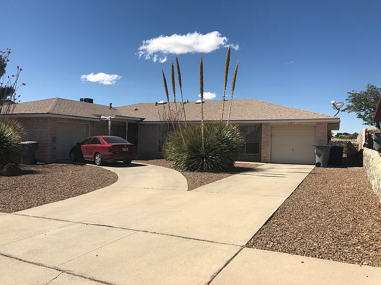 6633 Amposta Dr #B — Photo 23