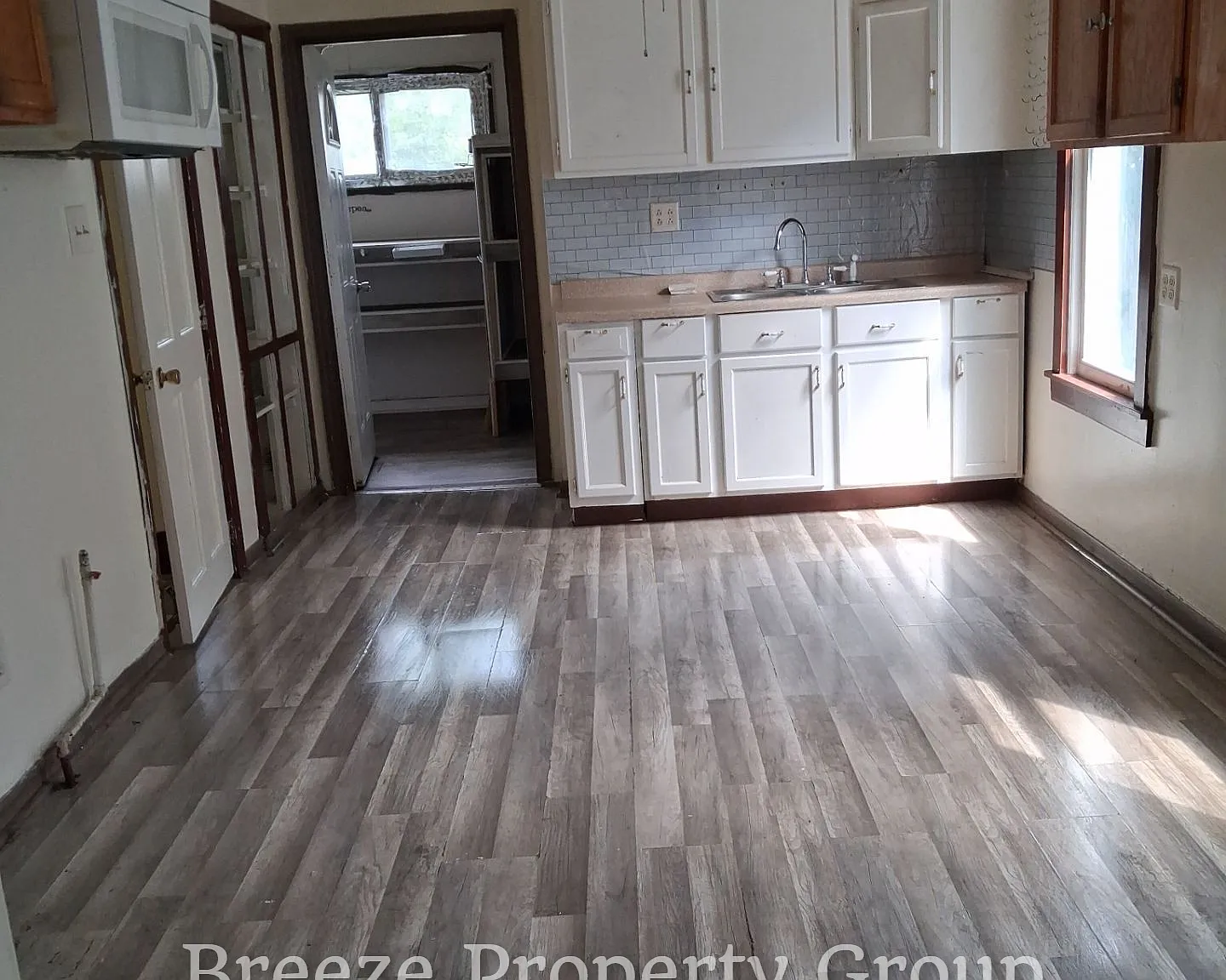 2 bed, 720 sqft, $875 — Photo 2