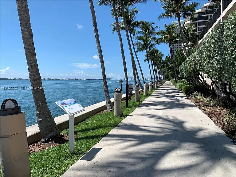 540 Brickell Key Dr #913 — Photo 23