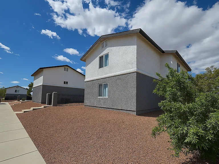 Cora Apartments — Photo 21