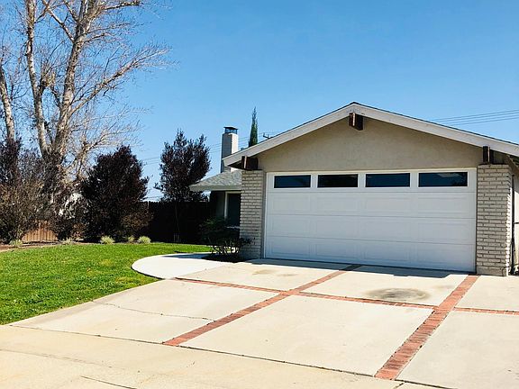 4th image of 15483 Elm Ln