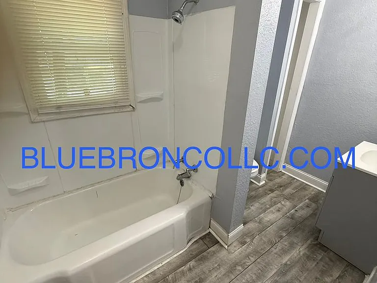124 S Forest Ave — Photo 6