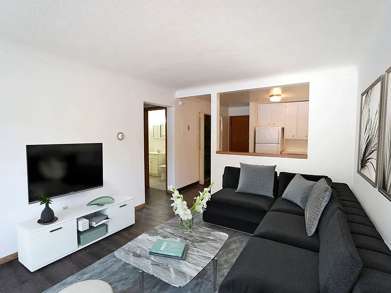 English Conway Place — Photo 23
